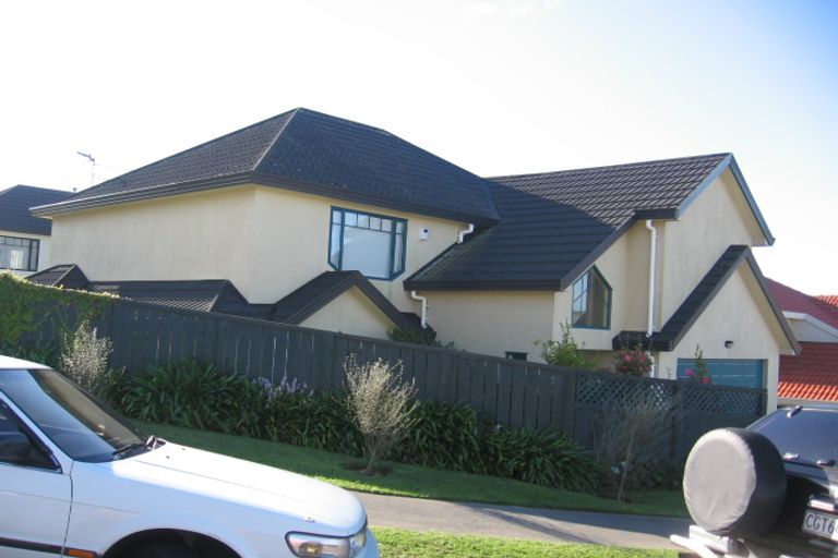 Photo of property in 18 Derry Hill, Churton Park, Wellington, 6037