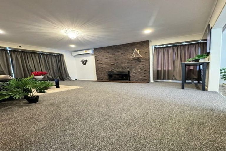 Photo of property in 7 Golf Road, New Lynn, Auckland, 0600