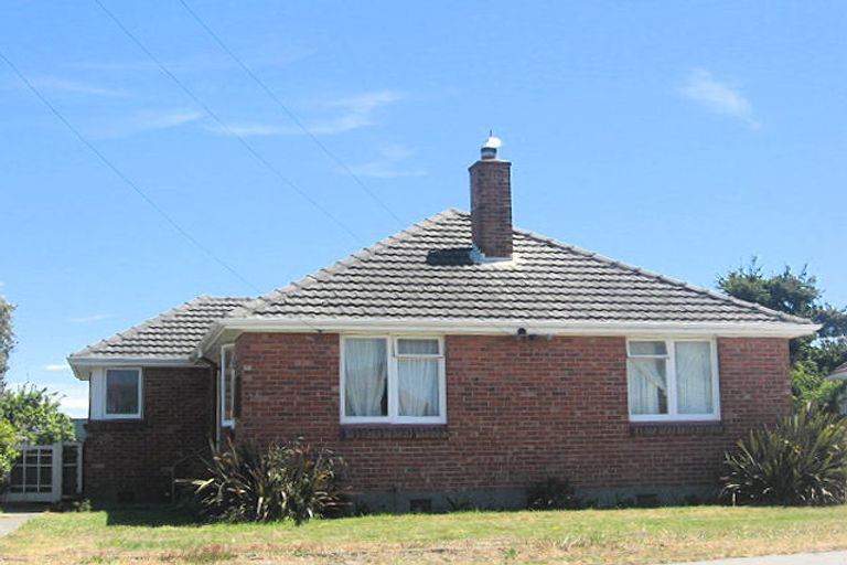Photo of property in 77 Baynes Street, Burwood, Christchurch, 8083