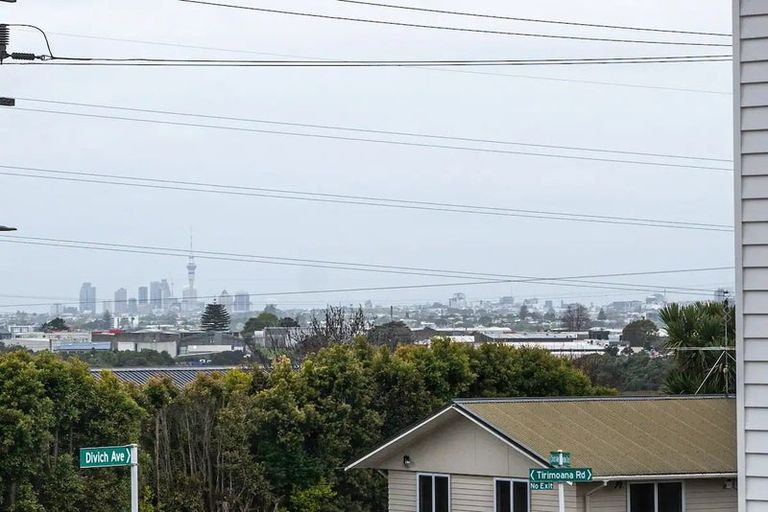 Photo of property in 67c Divich Avenue, Te Atatu South, Auckland, 0610