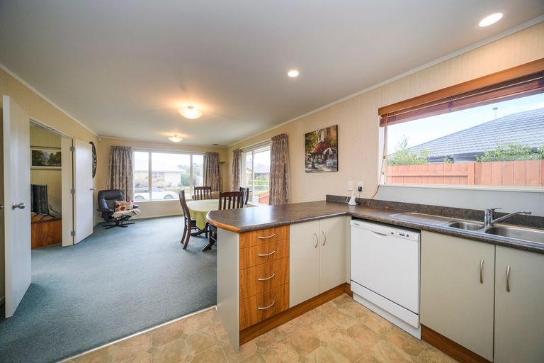 Photo of property in 22 Meridian Grove, Kelvin Grove, Palmerston North, 4414