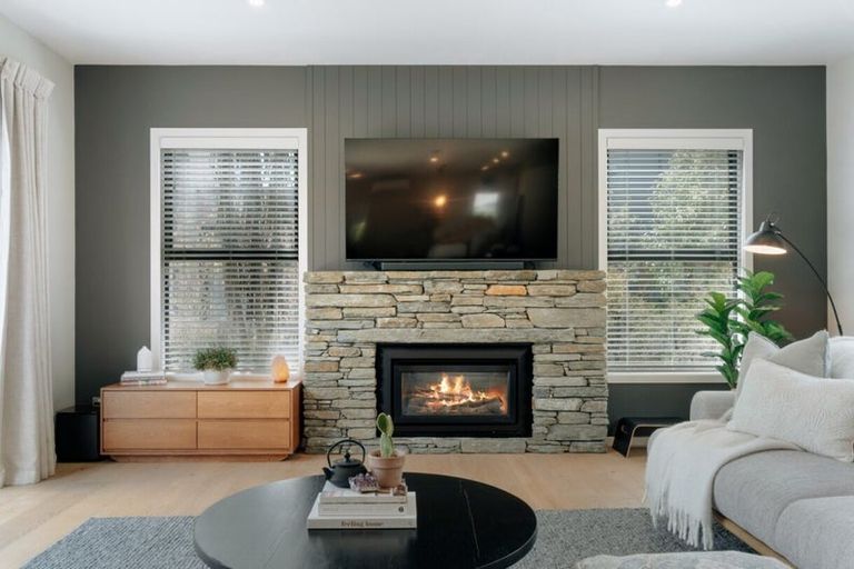 Photo of property in 2 Jacks Point Rise, Jacks Point, Queenstown, 9371