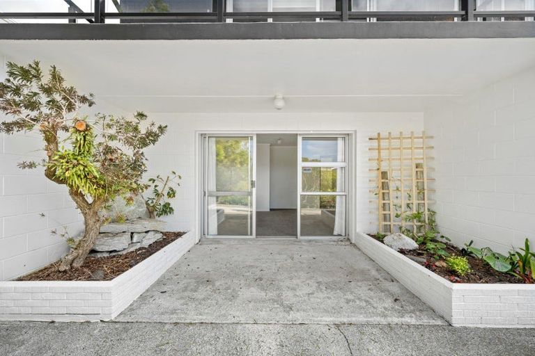 Photo of property in 18 Seaview Road, Ruakaka, 0116