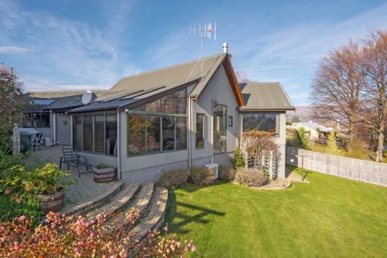 Photo of property in 38 Beacon Point Road, Wanaka, 9305