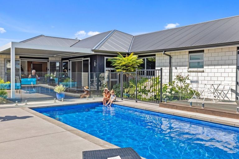 Photo of property in 32 Montiicola Drive, Papamoa Beach, Papamoa, 3118