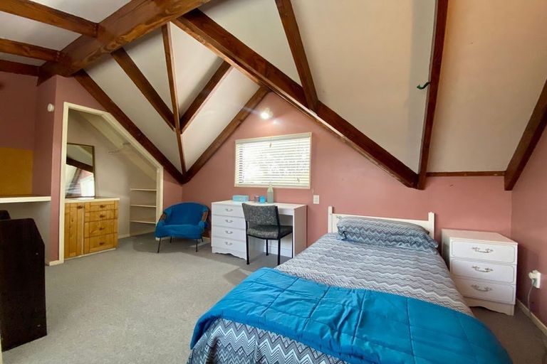 Photo of property in 8 Escort Grove, Awapuni, Palmerston North, 4412