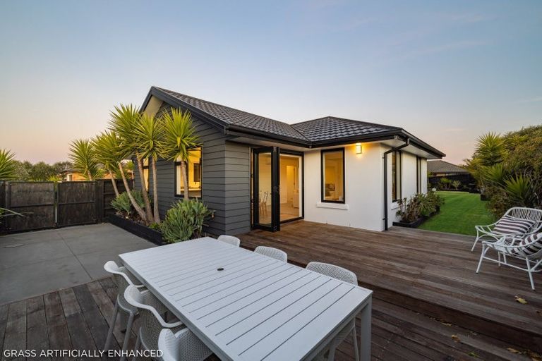 Photo of property in 4 Sandpiper Place, Waimairi Beach, Christchurch, 8083