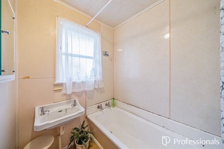Photo of property in 47 Toru Road, Paraparaumu Beach, Paraparaumu, 5032
