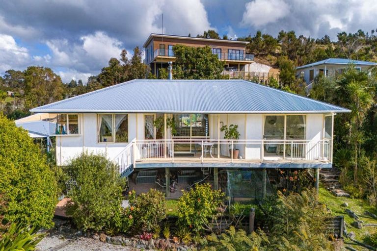 Photo of property in 105 Cable Bay Block Road, Cable Bay, 0420