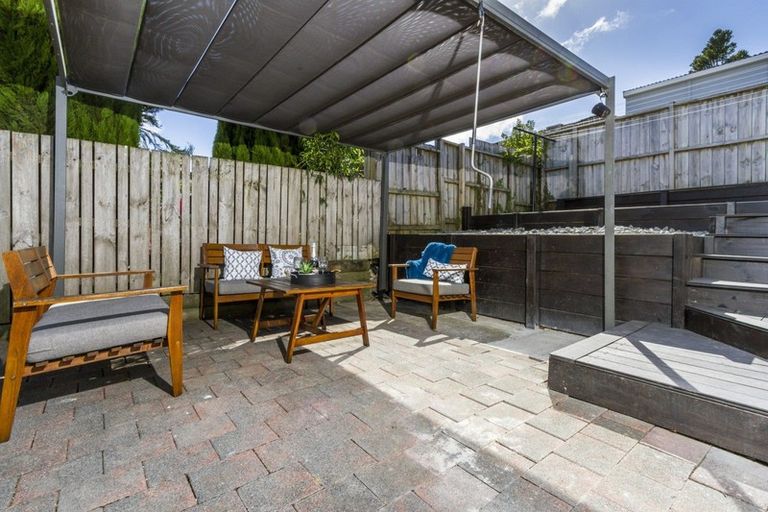 Photo of property in 2/266 Forrest Hill Road, Forrest Hill, Auckland, 0620