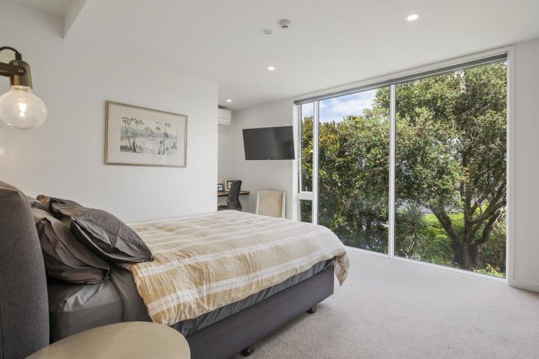 Photo of property in 92c Hinemoa Street, Birkenhead, Auckland, 0626