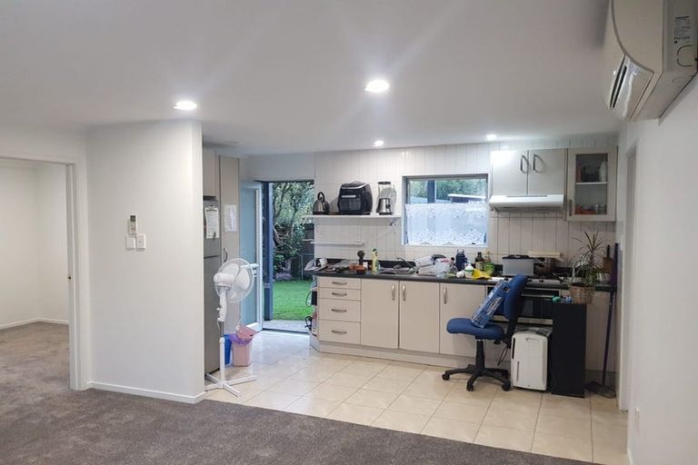 Photo of property in 35 Simon Ellice Drive, Bayview, Auckland, 0629