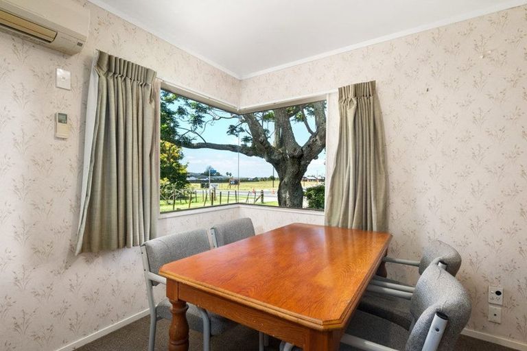 Photo of property in 124 Athenree Road, Athenree, Katikati, 3177