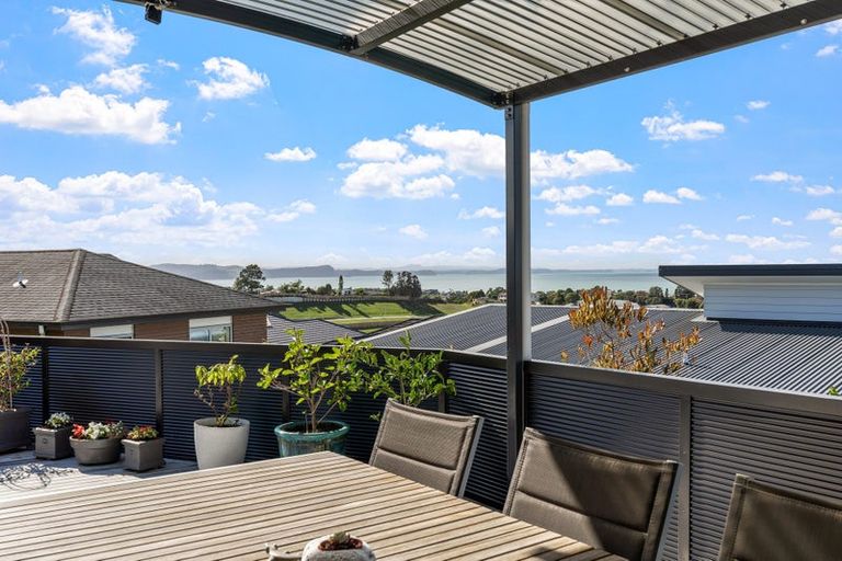 Photo of property in 23 Woodridge Drive, Stanmore Bay, Whangaparaoa, 0932