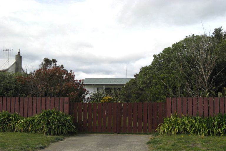 Photo of property in 26 Manga-pirau Street, Waikawa Beach, Manakau, 5573