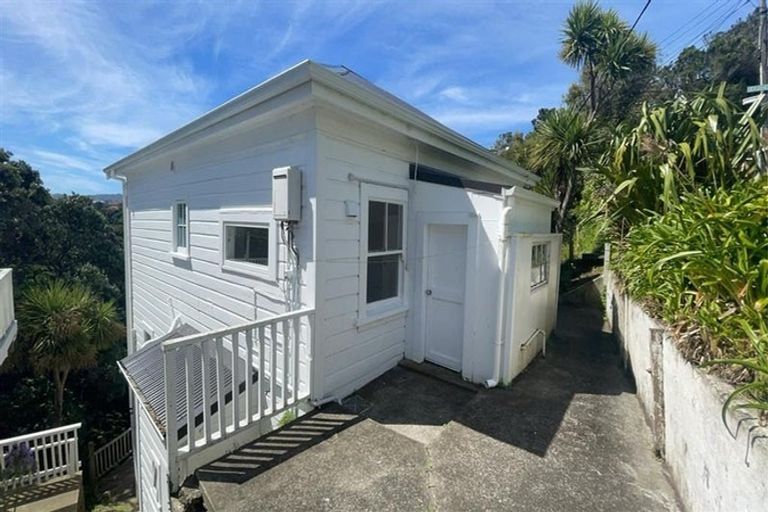 Photo of property in 37 Raroa Road, Kelburn, Wellington, 6012