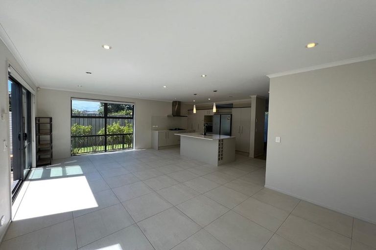 Photo of property in 16 Riviera Drive, Flat Bush, Auckland, 2019