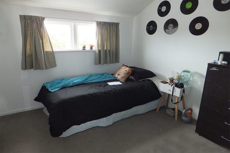 Photo of property in 211 Avonhead Road, Avonhead, Christchurch, 8042