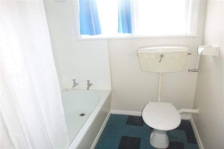 Photo of property in 8a Bella Grove, Naenae, Lower Hutt, 5011