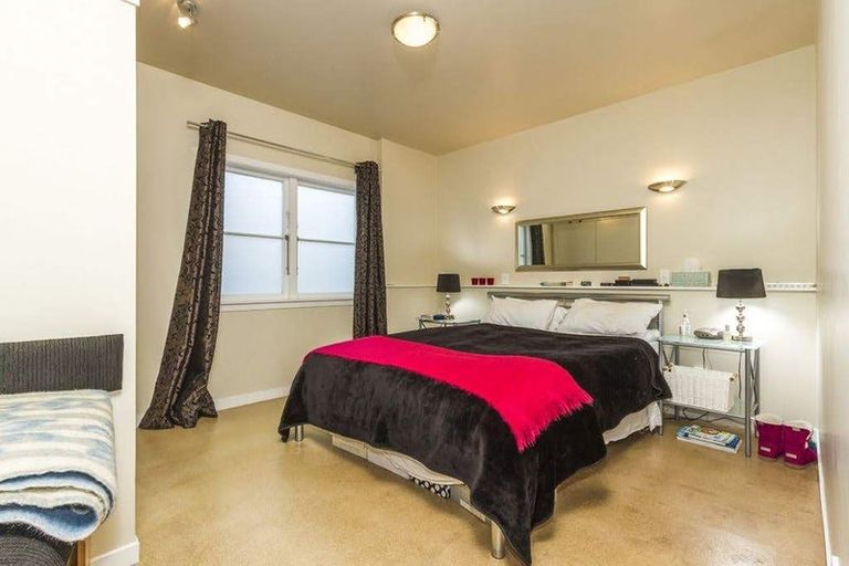 Photo of property in 15 Kerr Street, Devonport, Auckland, 0624