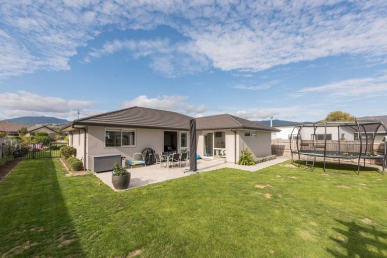 Photo of property in 6 Harold Place, Stoke, Nelson, 7011