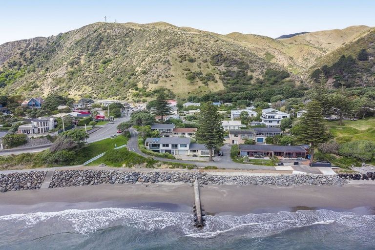 Photo of property in 6/29 Beach Road, Paekakariki, 5034