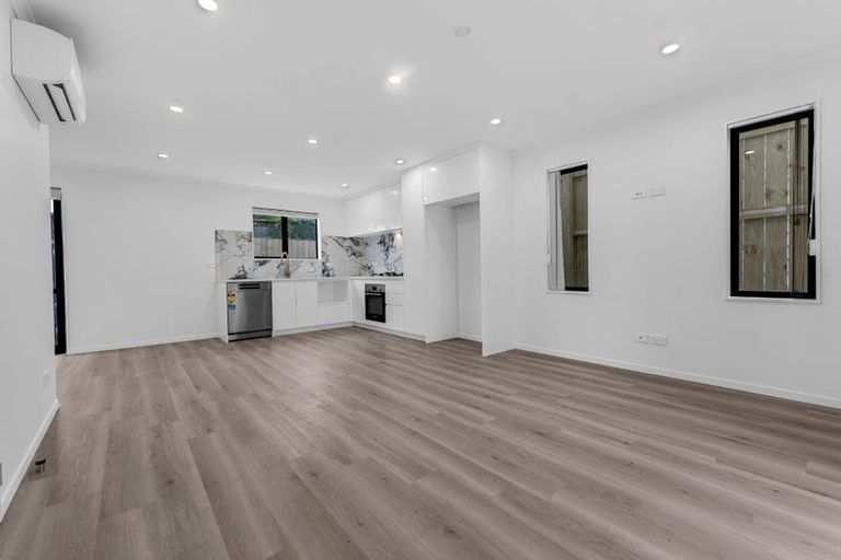 Photo of property in 7/100 Seymour Road, Sunnyvale, Auckland, 0612