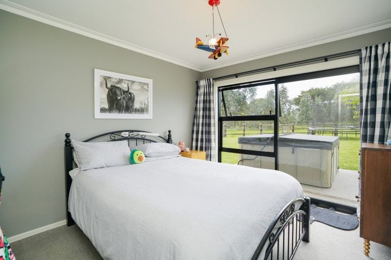 Photo of property in 102 Black Road, Otatara, Invercargill, 9879