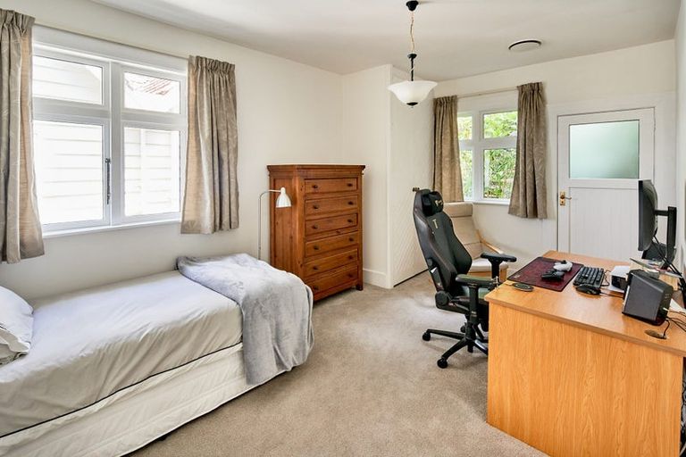 Photo of property in 11 Lower Watt Street, Wadestown, Wellington, 6012