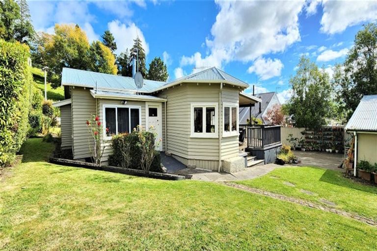Photo of property in 9 Kitchener Street, Waipukurau, 4200