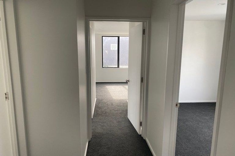 Photo of property in 32 Oakford Close, Riccarton, Christchurch, 8011