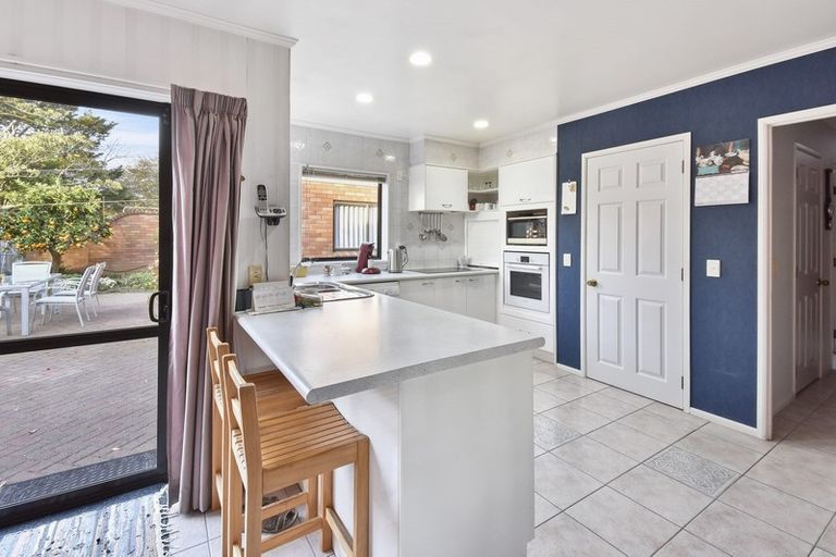 Photo of property in 16 Shepherds Road, Papakura, 2110