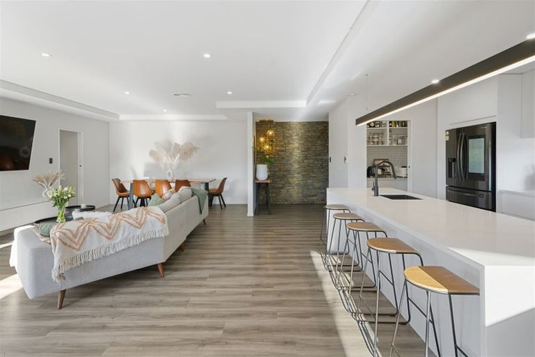 Photo of property in 10 Whitburn Avenue, Halswell, Christchurch, 8025