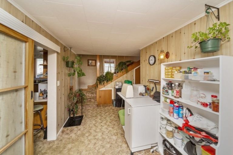 Photo of property in 87 Glover Road, Hawera, 4610