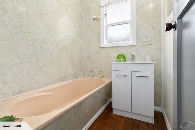 Photo of property in 96b Waiwhetu Road, Waterloo, Lower Hutt, 5011