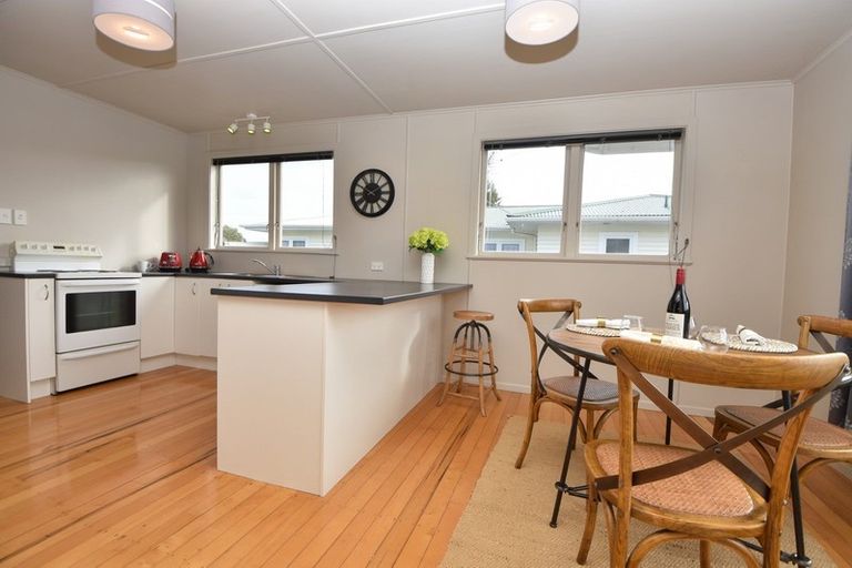 Photo of property in 9 Charles Street, Carterton, 5713