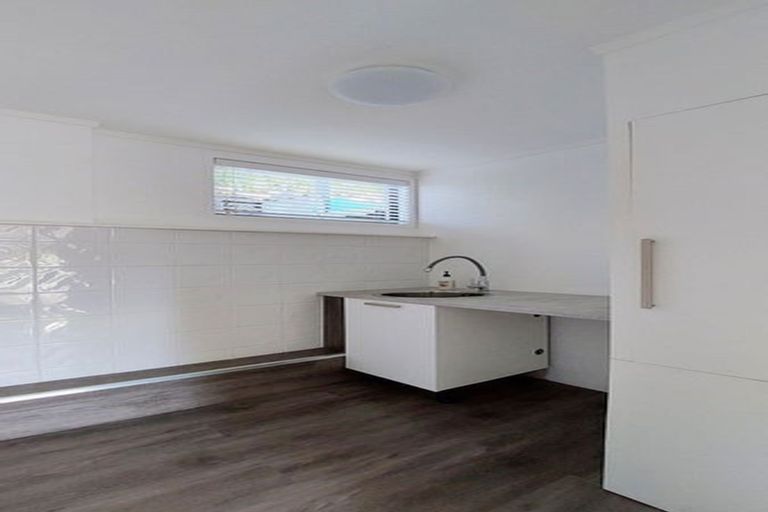 Photo of property in 5 Reynolds Place, Torbay, Auckland, 0630