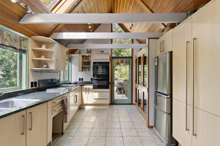 Photo of property in 18 Marama Terrace, Eastbourne, Lower Hutt, 5013