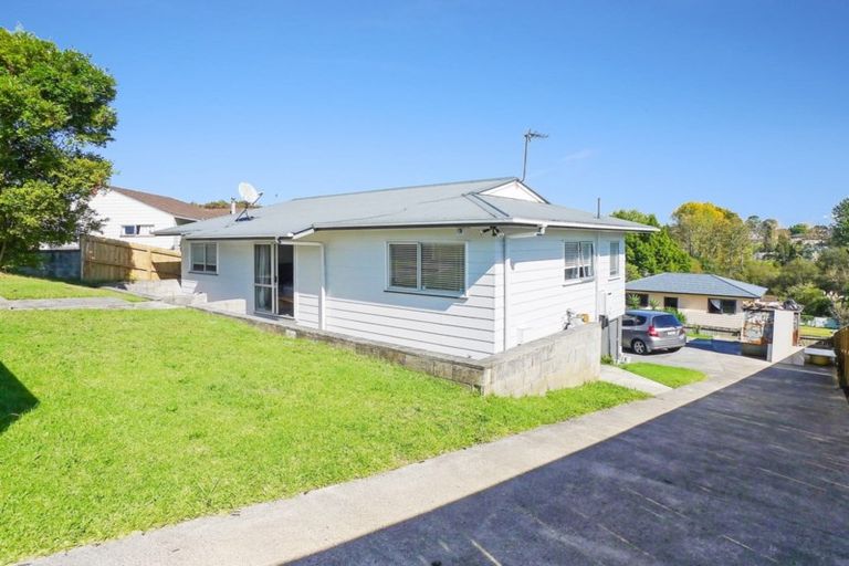 Photo of property in 52 Peverill Crescent, Papatoetoe, Auckland, 2025
