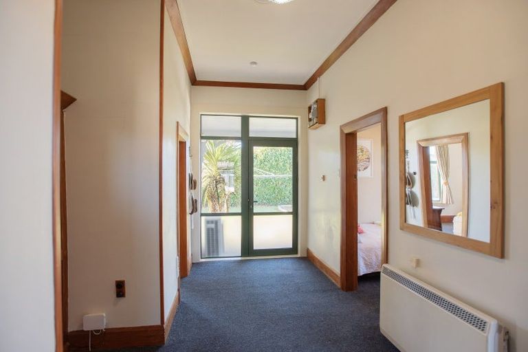 Photo of property in 18 Albert Street, Winton, 9720