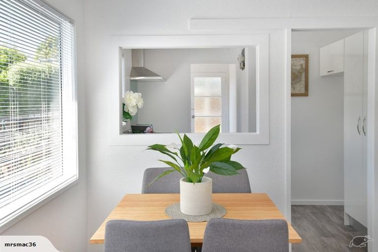 Photo of property in 1/871 East Coast Road, Northcross, Auckland, 0632