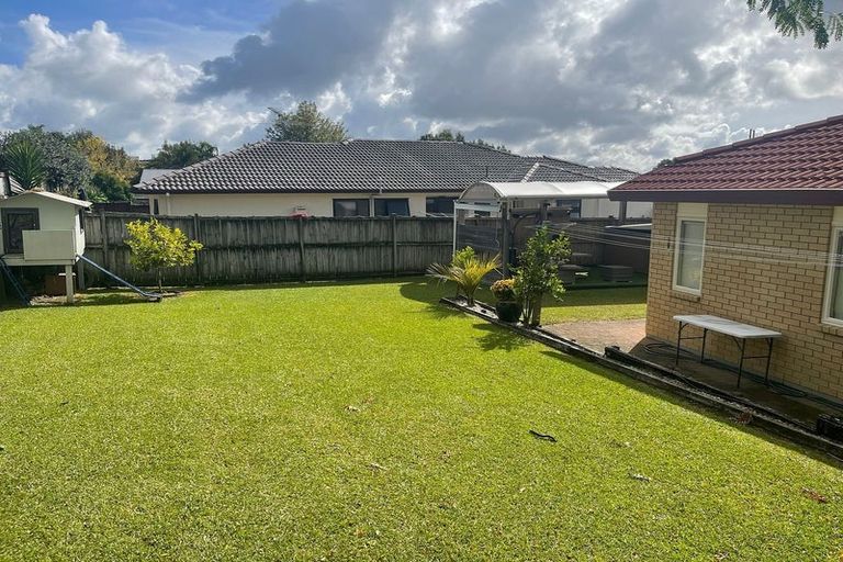 Photo of property in 4 Cinnabar Place, Westgate, Auckland, 0614
