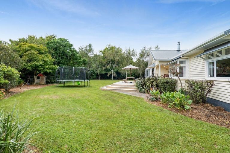 Photo of property in 3 Cross Street, Lepperton, New Plymouth, 4373