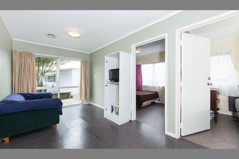 Photo of property in 145 Universal Drive, Henderson, Auckland, 0610