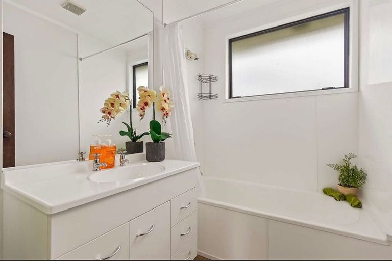 Photo of property in 2b Tui Avenue, Forest Lake, Hamilton, 3200