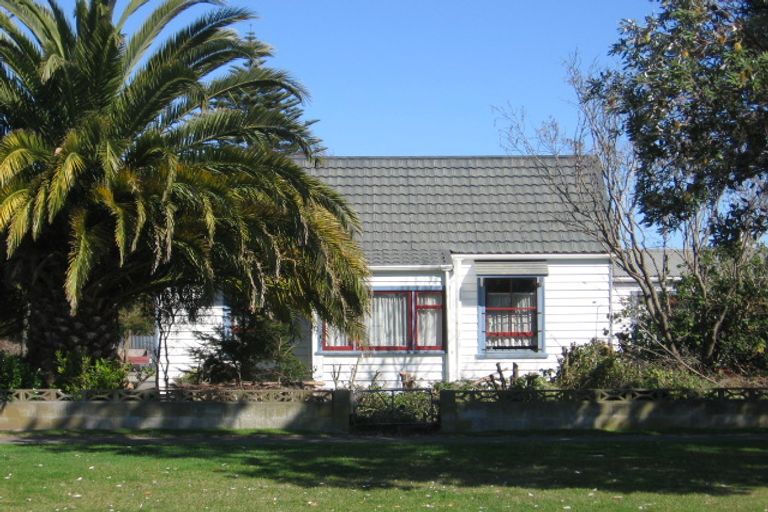 Photo of property in 24 Robinson Street, Foxton, 4814