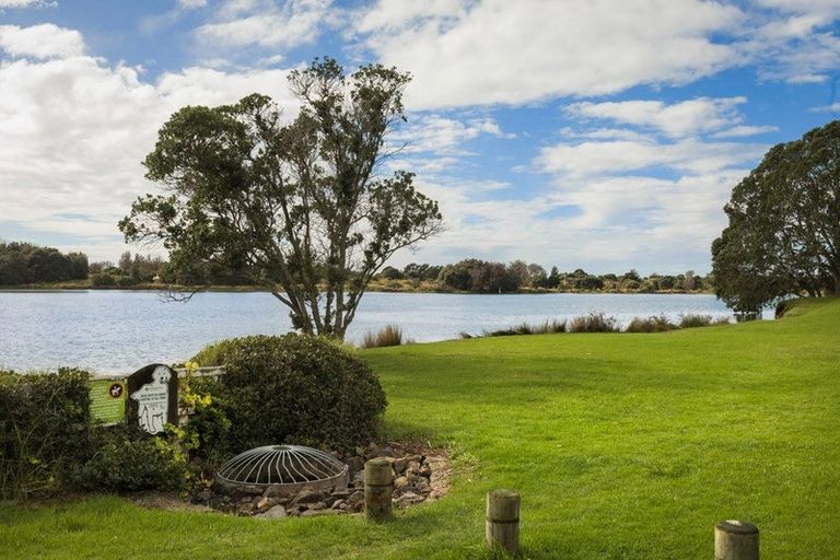 Photo of property in 32 Roretana Drive, Athenree, Waihi Beach, 3177