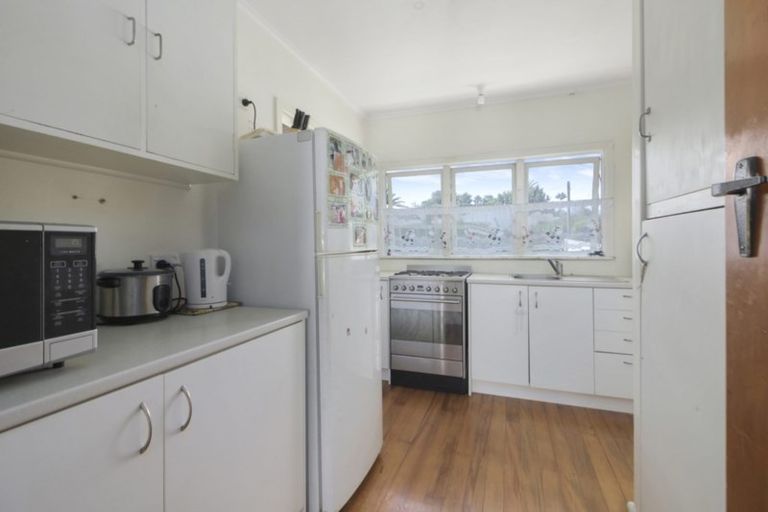 Photo of property in 15 Putini Road, Mangere Bridge, Auckland, 2022