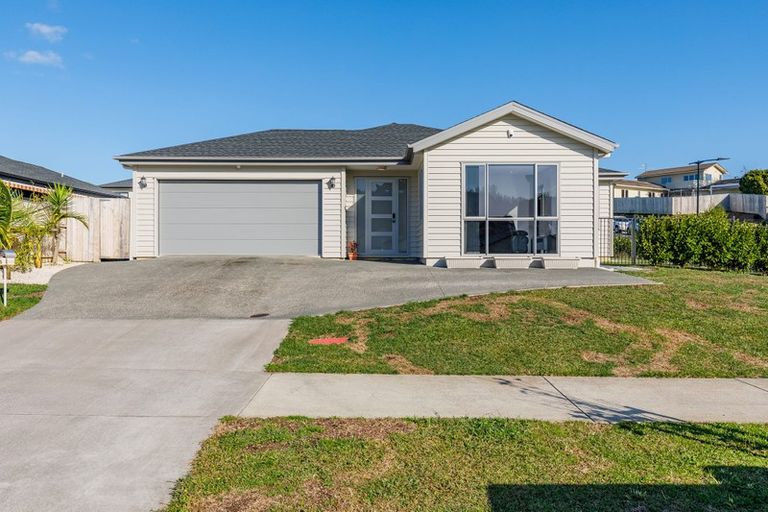 Photo of property in 6 Josh Road, Huapai, Kumeu, 0810