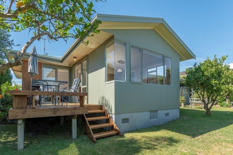 Photo of property in 10 Coppelia Avenue, Omokoroa, 3114